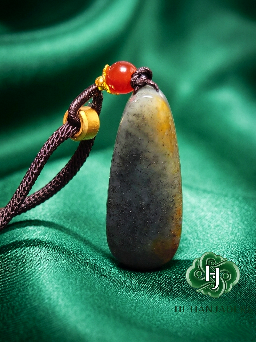 Authentic Hetian Four Colors Ink Dot QingHua Teardrop Pendant / 和田玉4色点墨青花带糖吊坠