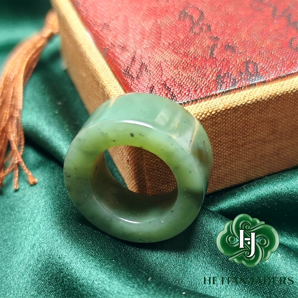 Authentic Hetian Biyu Jade Archer's Thumb Ring Size 21mm / 和田玉碧玉扳指卡21毫米