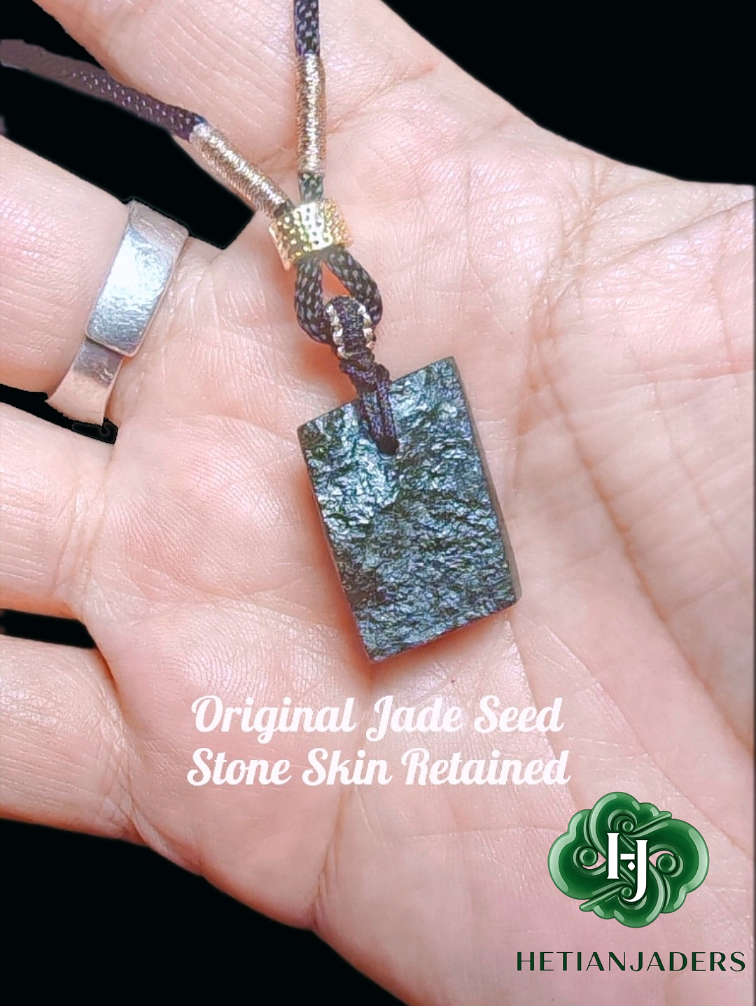 Authentic Hetian Biyu Jade Seed Pendant / 和田玉碧玉籽无事牌吊坠